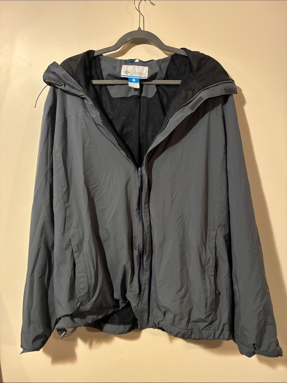 Columbia Men's Hooded Windbreaker Jacket in Gray with Black Trim